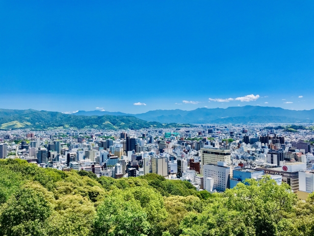 AIが予測する実勢価格の地価ランキング【愛媛県】3位松前町、2位東温市、1位はどこ？ 10年後の価格も予想