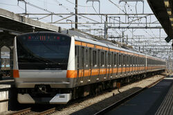 小金井市を走る中央本線(JR東日本)