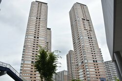 大日駅前の高層マンション群(出所:PIXTA)
