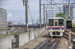 多摩市を走る京王線