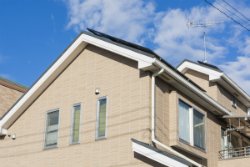 家は居住中に売却するのと、空き家になってから売却するのと、どっちがお得?