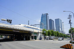 名古屋市中村区亀島交差点の風景 (出典:PIXTA)