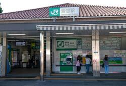 本の東京都市景観 鶯谷駅(南口)を望む(出典:PIXTA)