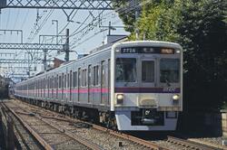 調布市を走る京王線