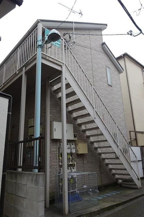 一棟目として購入した都内23区 駅徒歩1分築7年のアパート。利回り8%だったが購入後は順調に賃貸経営中