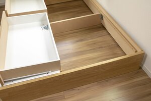新品の家具は、しばらく引き出しを開けておく