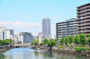 寒川大橋(都川)より大橋、千葉セントラルタワー方面を望む(出典:PIXTA)