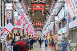 天神橋筋商店街(出所:PIXTA)
