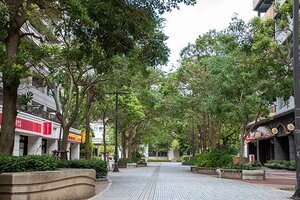 京葉線検見川浜駅南口(出典:PIXTA)