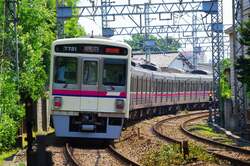 府中市を走る京王線