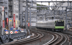 台東区を走るJR山手線